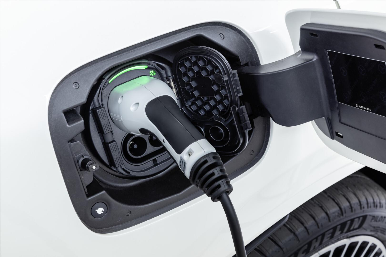 What incentives or government rebates are available for electric cars