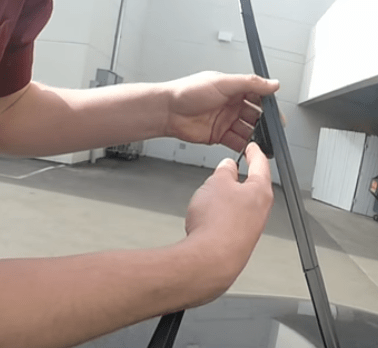 How to change wiper blades on a Nissan Qashqai - Car Ownership - AutoTrader