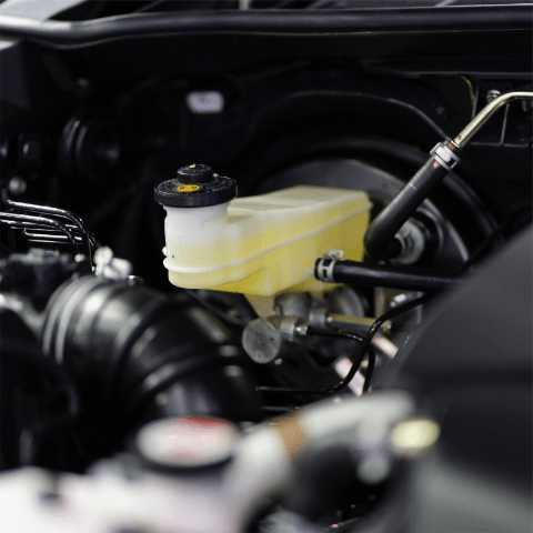 How to check my car's oil and other fluids? - Car Ownership - AutoTrader