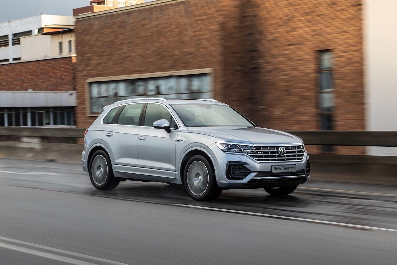 Luxury SUV shootout! VW Touareg vs. Volvo XC90 vs. Lexus RX Motoring