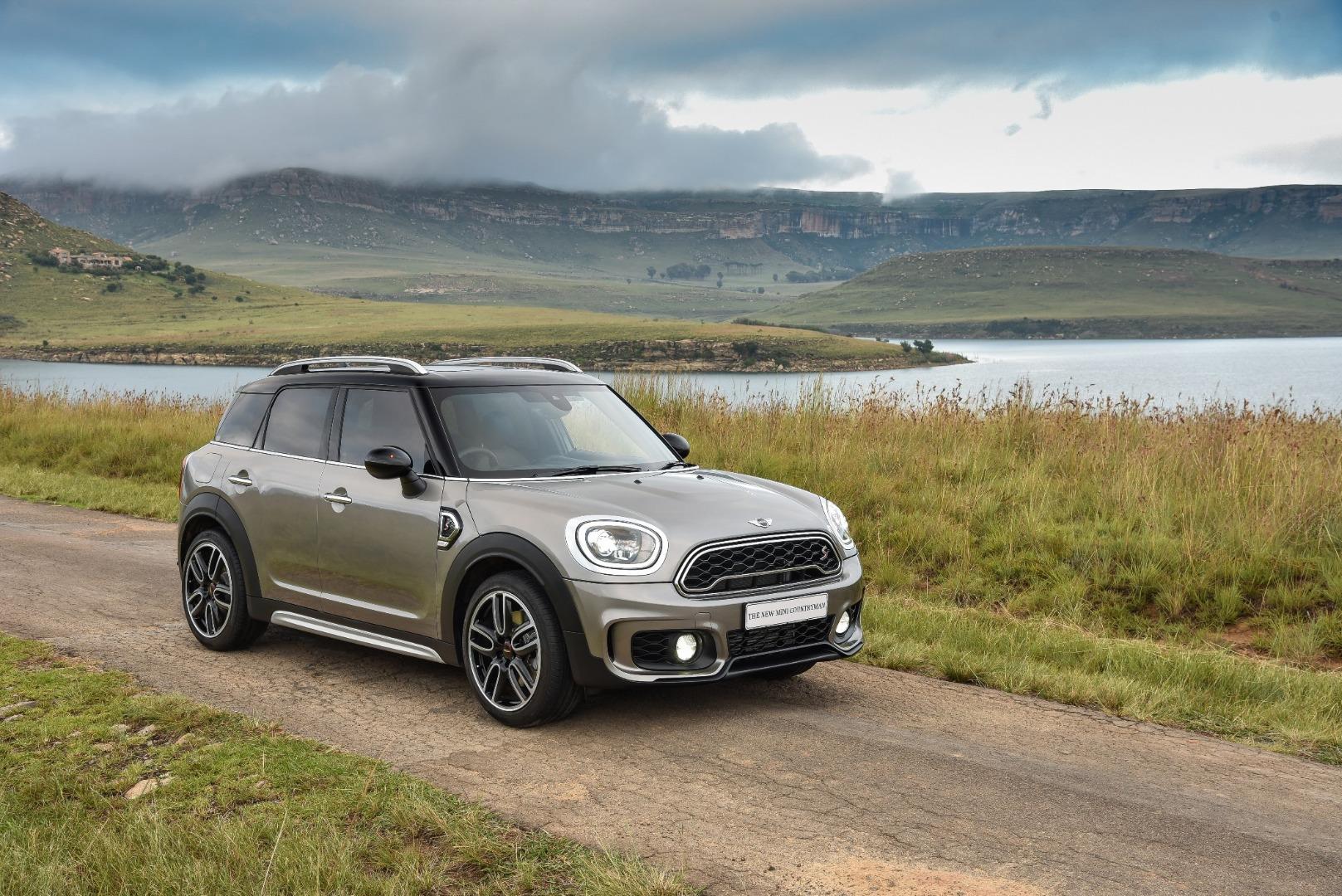How to change headlight bulbs on a used Mini Countryman Automotive