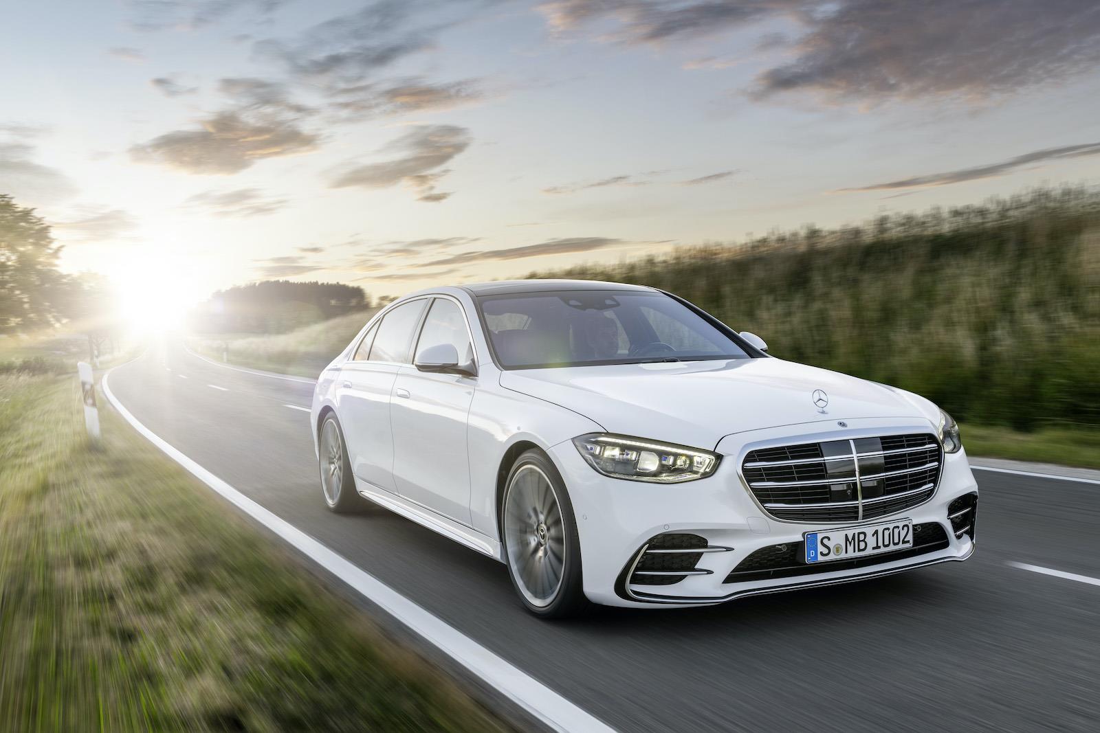 The new MercedesBenz SClass makes its global debut Buying a Car