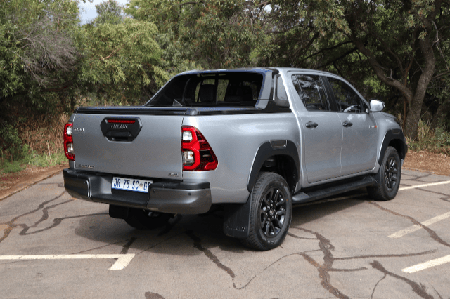 First Drive Impression Toyota Hilux Legend (2021