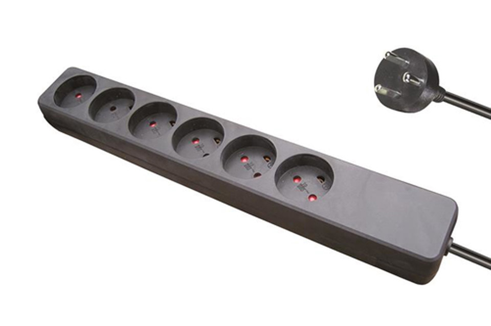 6outlet 230V power strip with DK data earth sockets