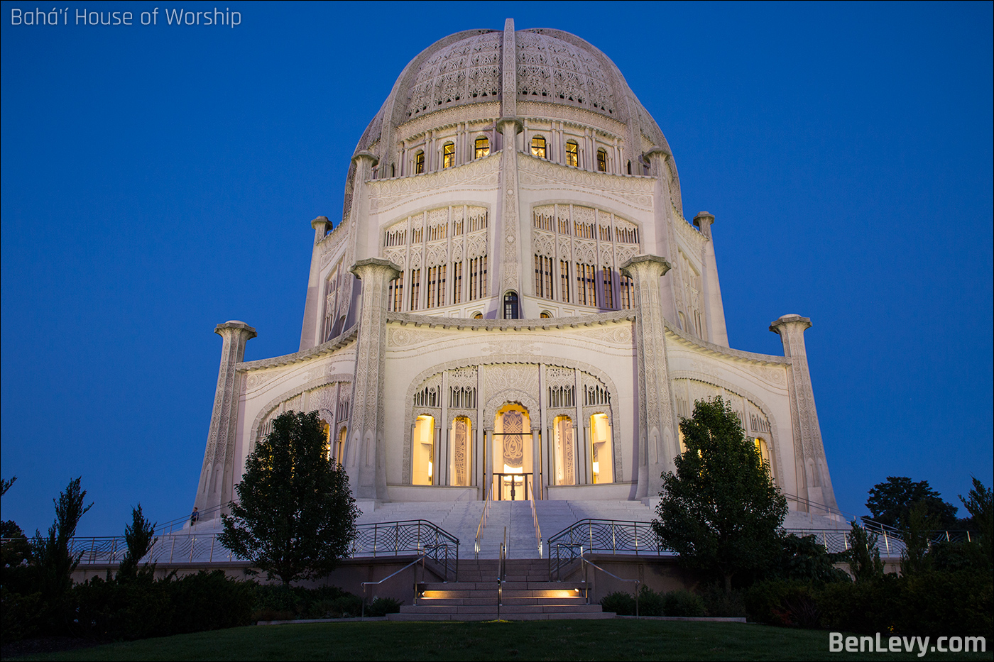 The Bahá'í House of Worship in Wilmette in the evening