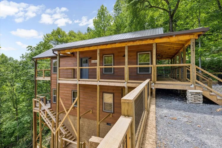 Changes In Latitude Cabins Sleeps 712 Summit Cabin Rentals