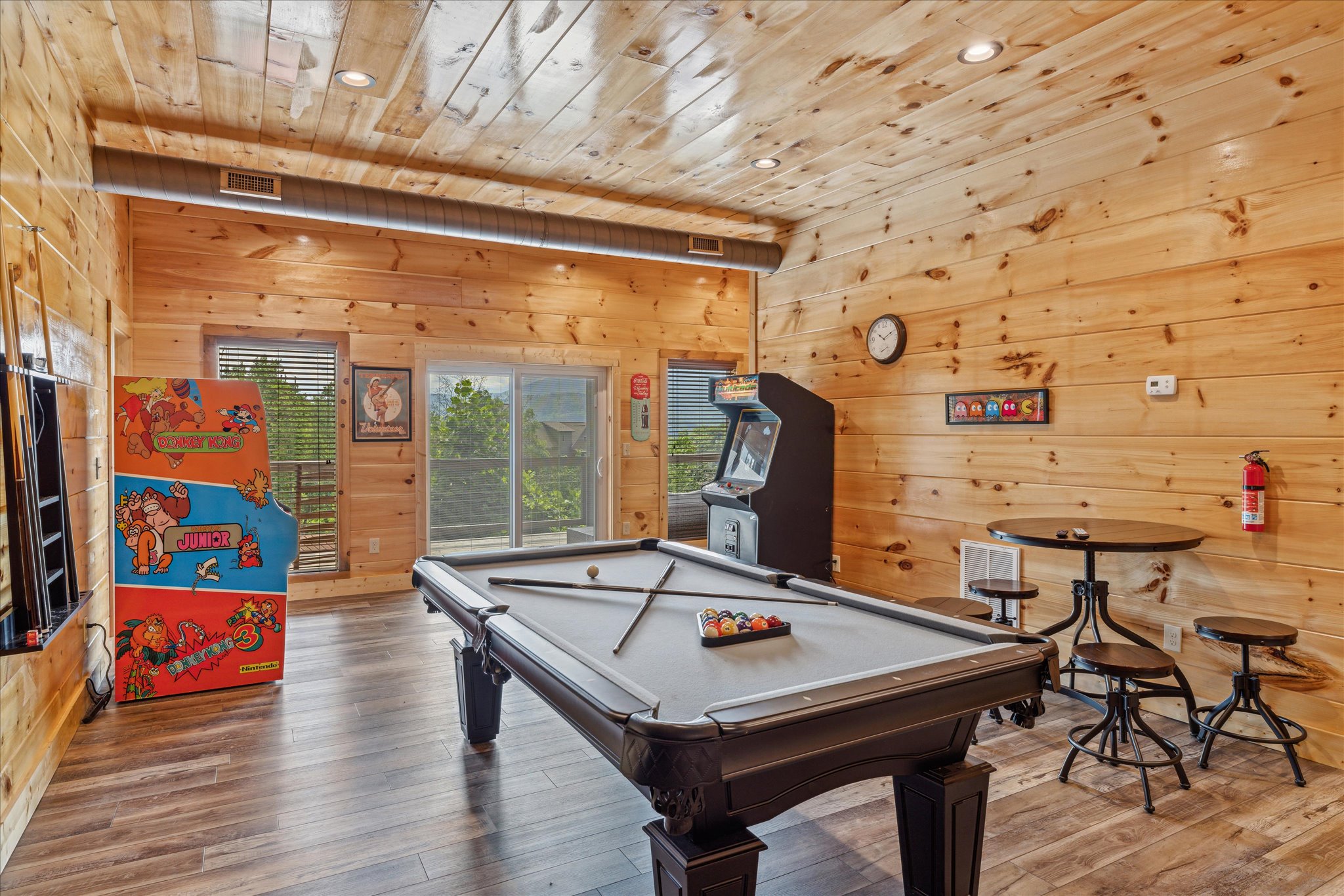 Grizzlies Den Cabins Sleeps 712 Summit Cabin Rentals