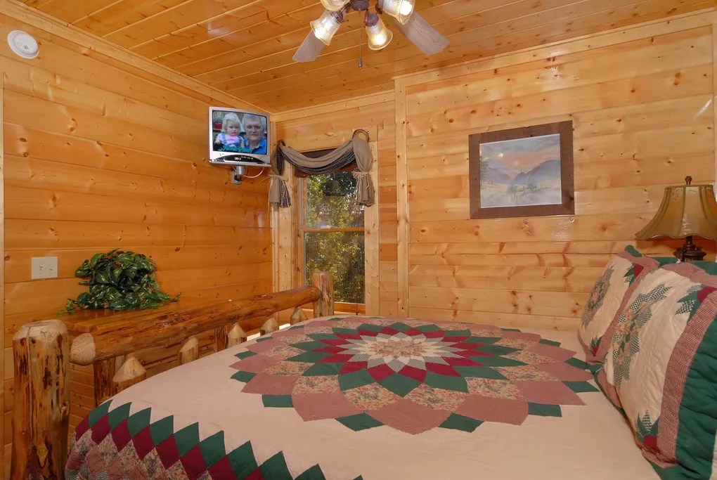 Over The Top 3 Bedroom Cabin Rental