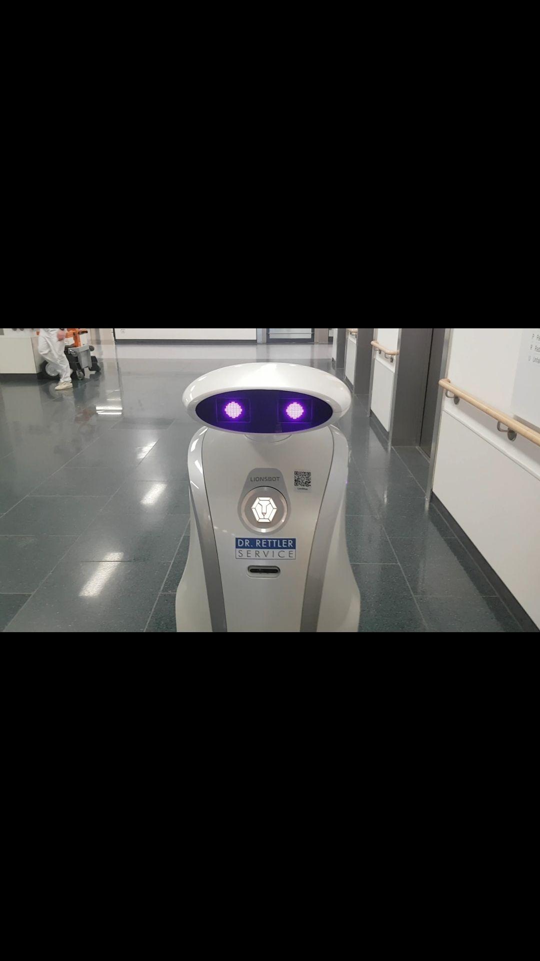 Weltweit erster MoppRoboter putzt in Münchner Klinik BR24