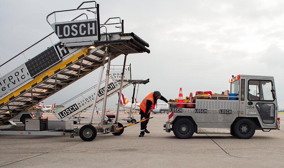 FlughafenAbfertiger Swissport Losch in München vor dem Aus? BR24