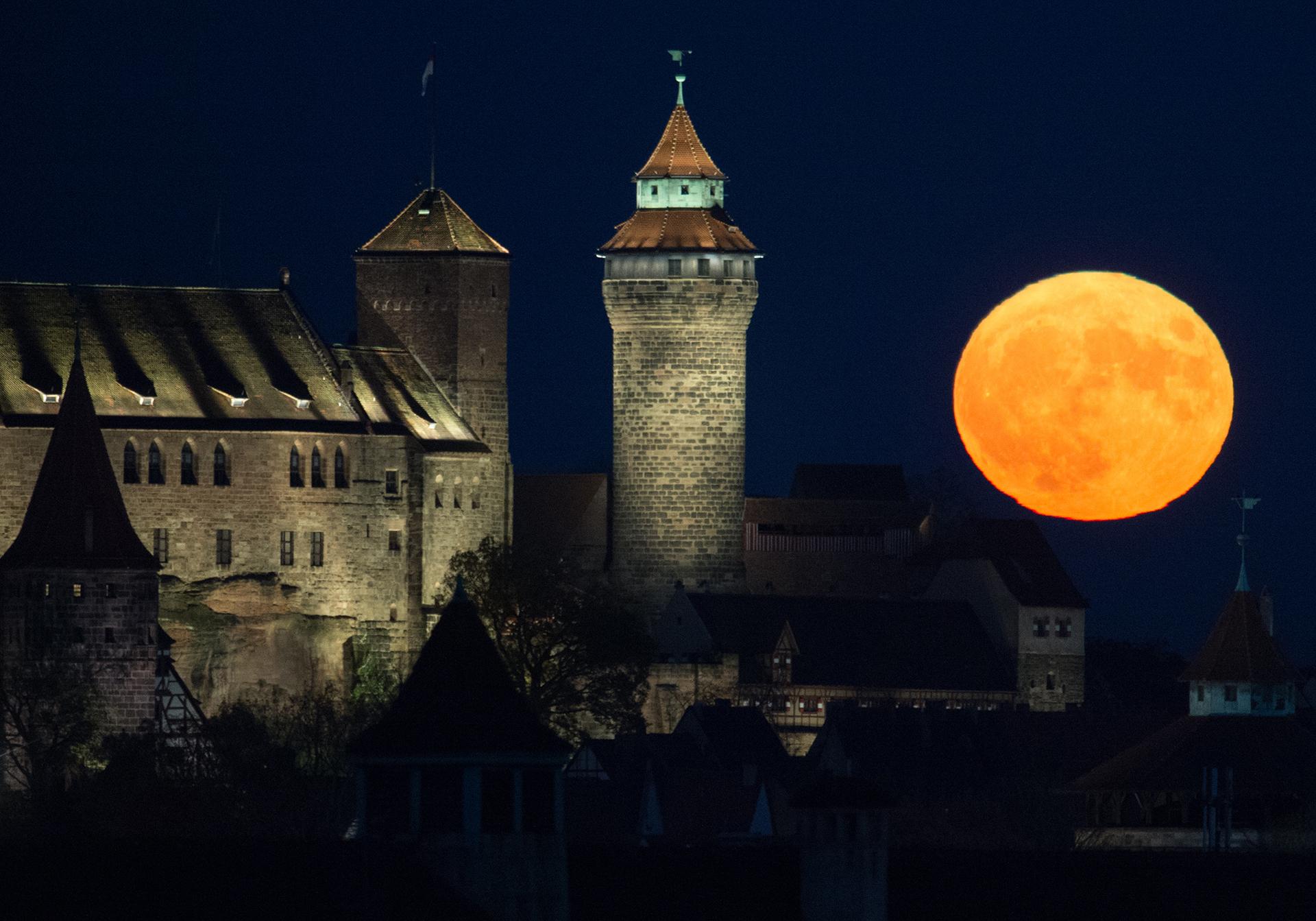 Hier sind eure Fotos 3 Dinge, die ihr über den Supermond wissen müsst