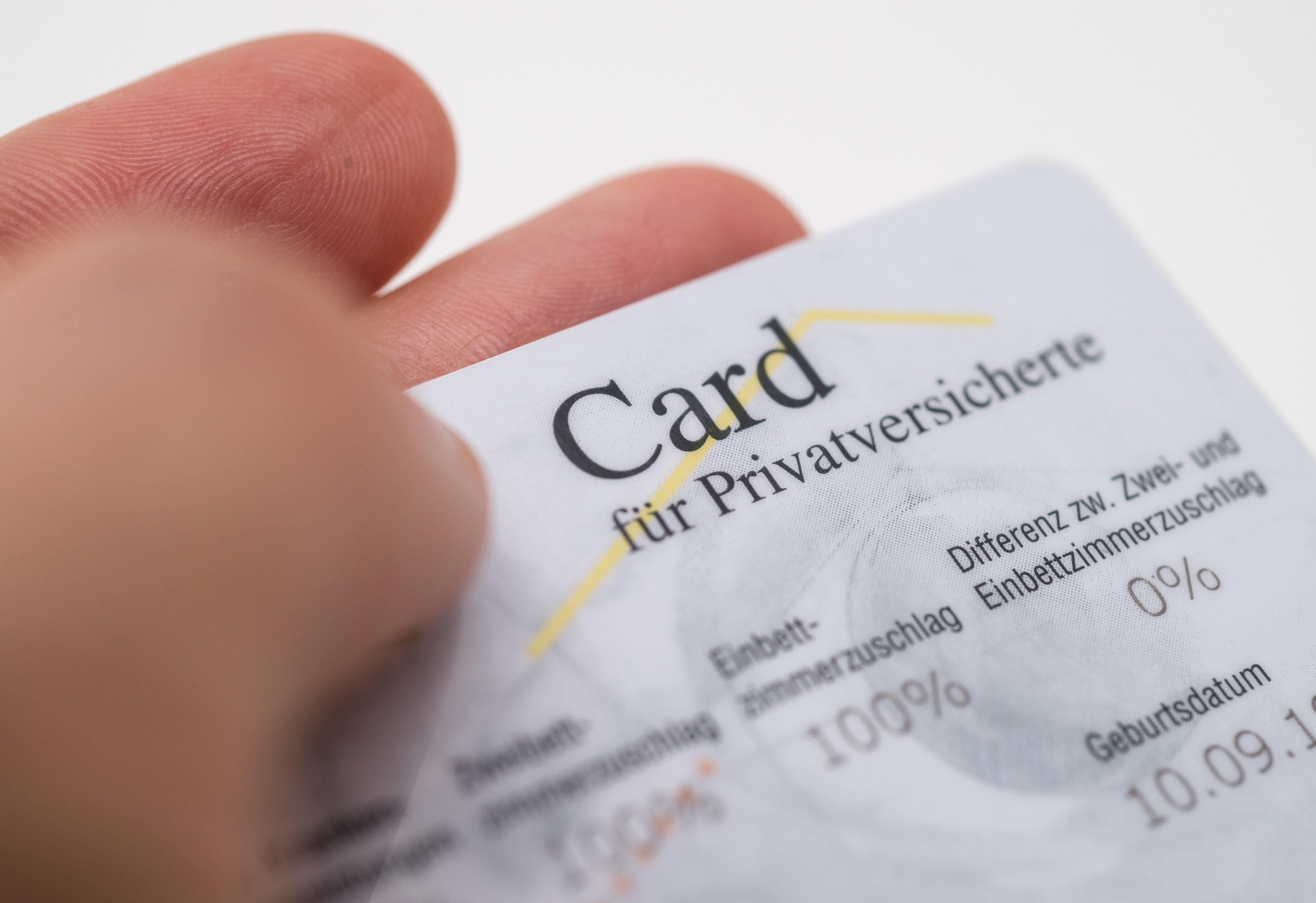 Private Krankenversicherung Ärger um steigende Tarife BR24