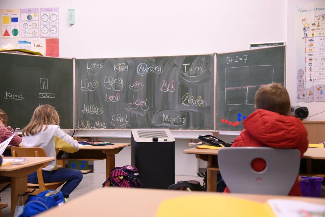 BadenWürttemberg drängt auf Öffnung von Kitas und Grundschulen BR24
