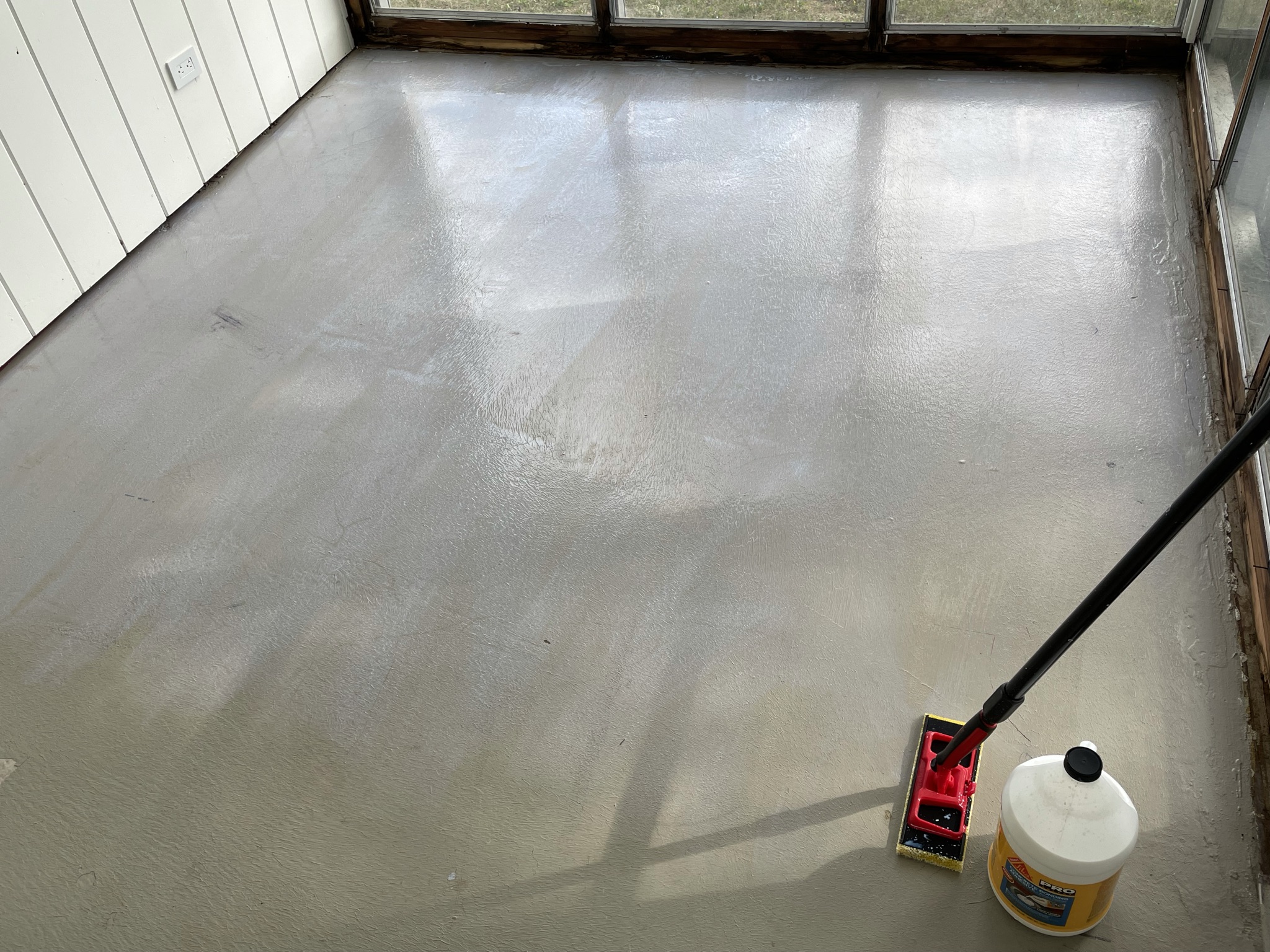 SelfLeveling Concrete Underlayment Placement Before Tiling Cabin DIY