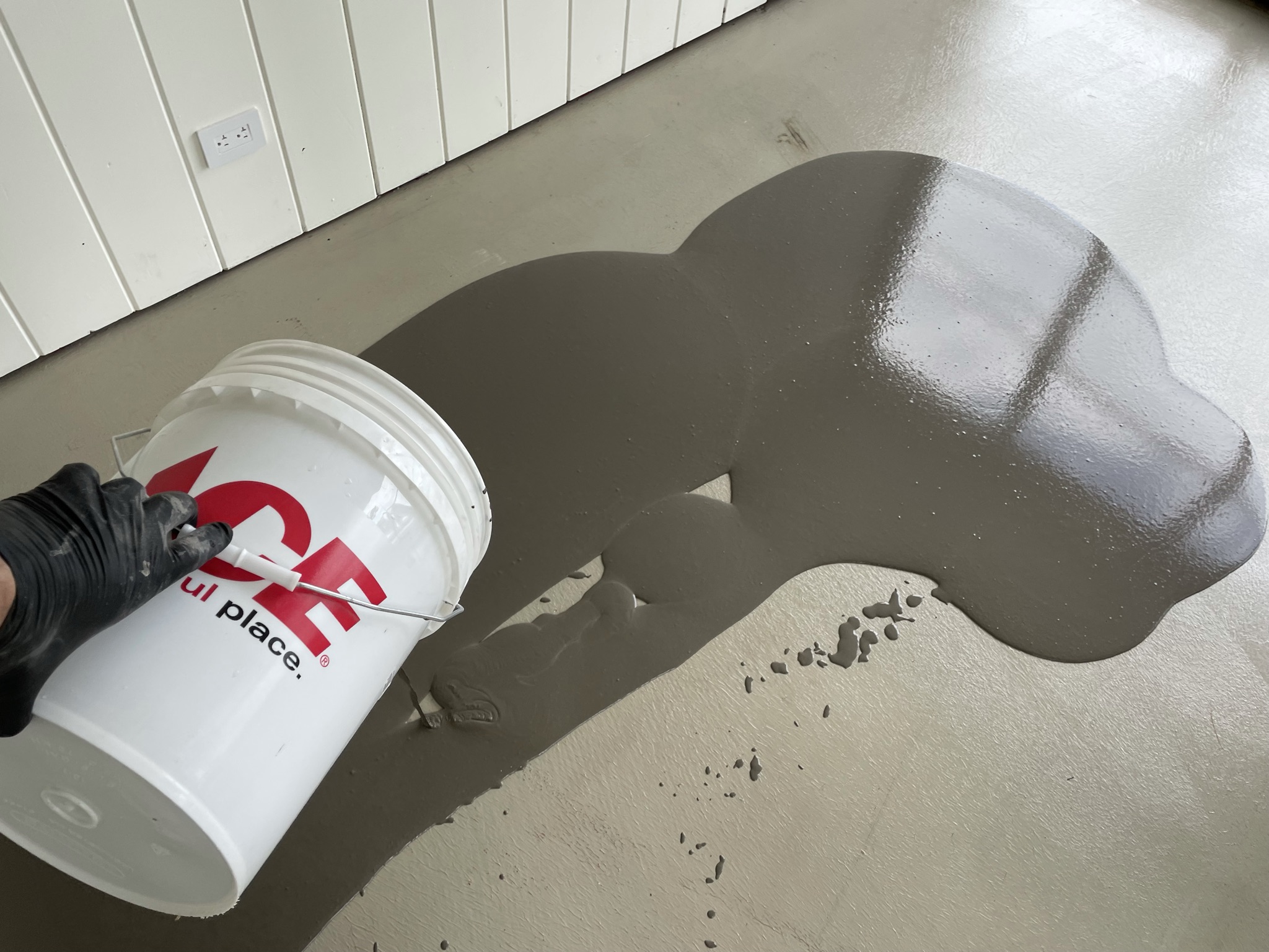 SelfLeveling Concrete Underlayment Placement Before Tiling Cabin DIY