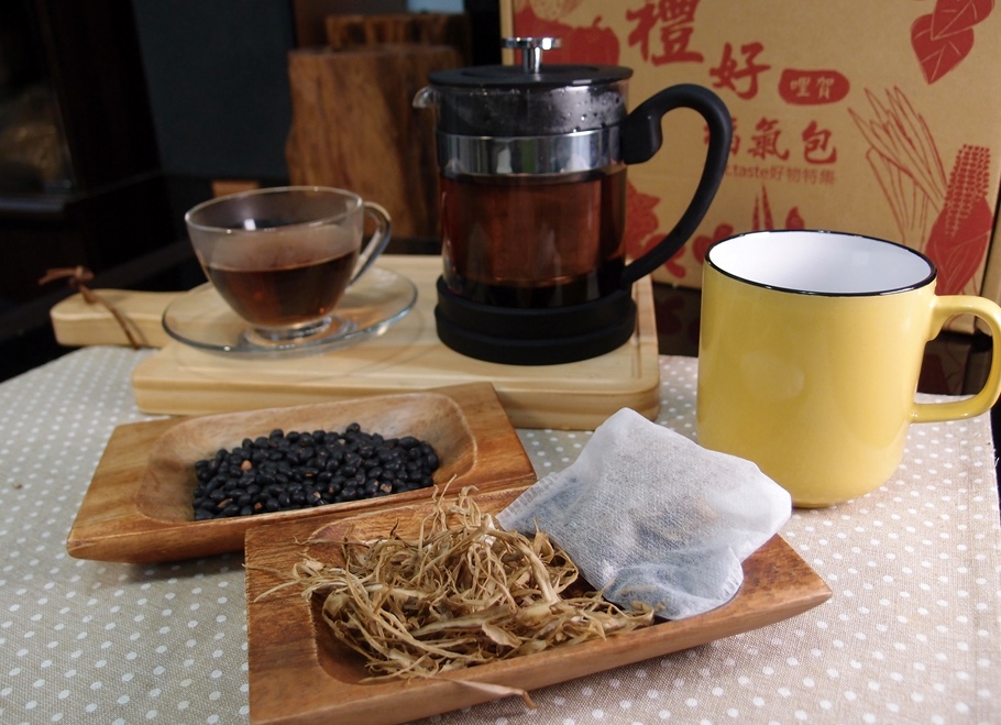 常喝黑豆水嗎？來加點料吧！牛蒡黑豆茶健康又好喝（附牛蒡茶製作烤箱版）