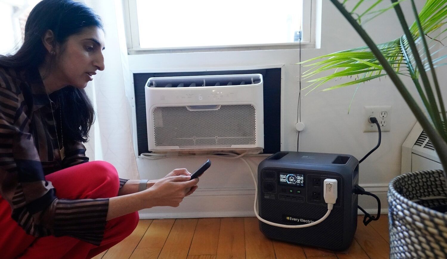 Plug-in batteries kept NYC renters cool during record…