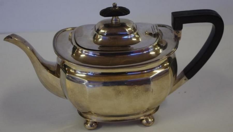 1924 Sheffield Hallmarked Sterling Silver Teapot by Atkin Brothers