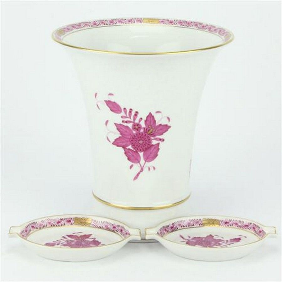 Herend Chinese Bouquet Raspberry Vase & Ashtrays with Gilt Highlights