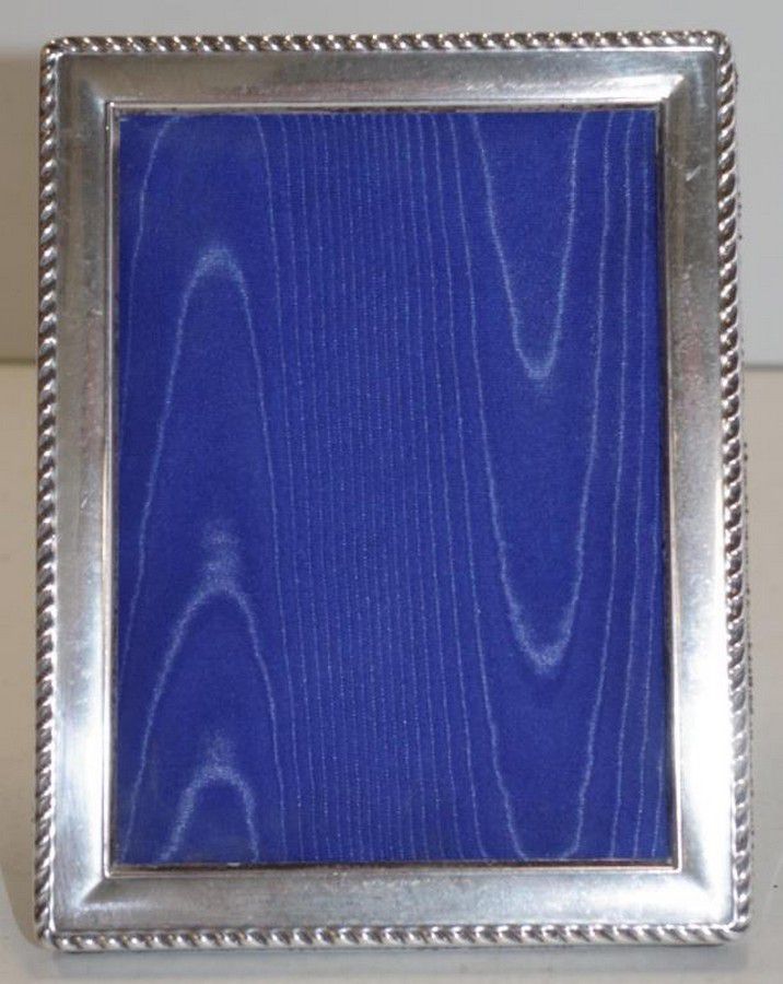 English Hallmarked Sterling Silver Photo Frame 12.8 x 10 cm