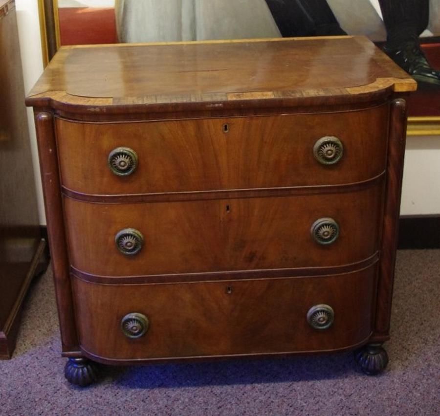 Antique bow front chest of drawers, with 3 long drawers, 91.5… Chests