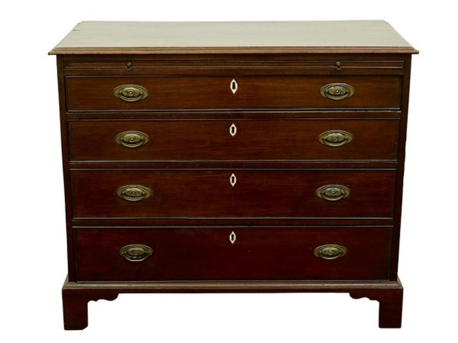 Oak Bachelor's Chest with Four Drawers Chests of Drawers