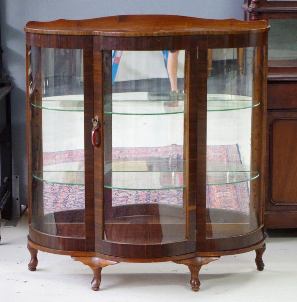 Queen Anne Glass Display Elegant and Functional Display Furniture