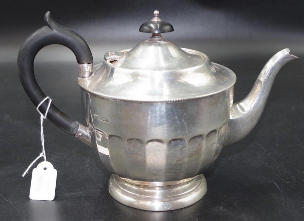 1932 Sheffield Sterling Silver Teapot by Viners Limited Tea & Coffee