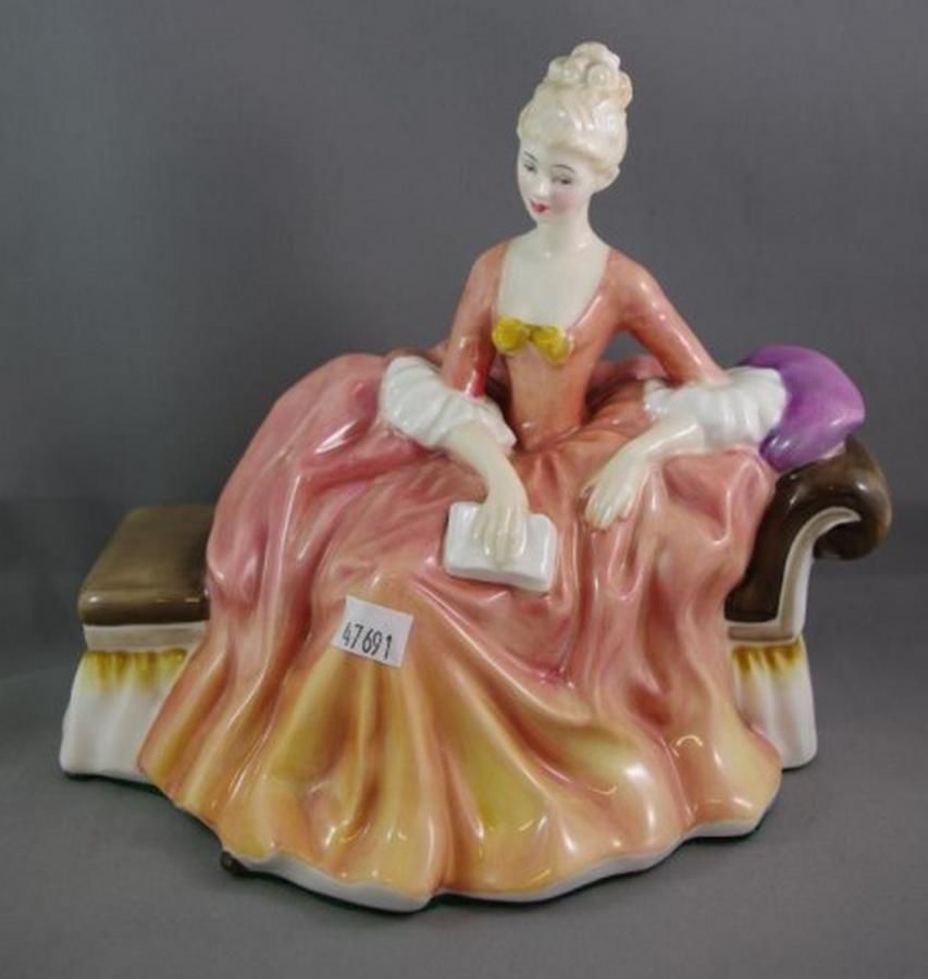 Royal Doulton figurine 'Reverie', HN2306, 17.5 cm high approx Royal Doulton Ceramics