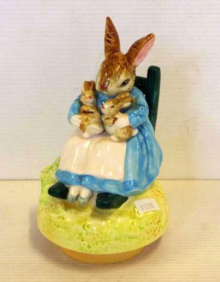 Mrs. Rabbit Musical Figure 19cm Beswick Potter, Beatrix Ceramics