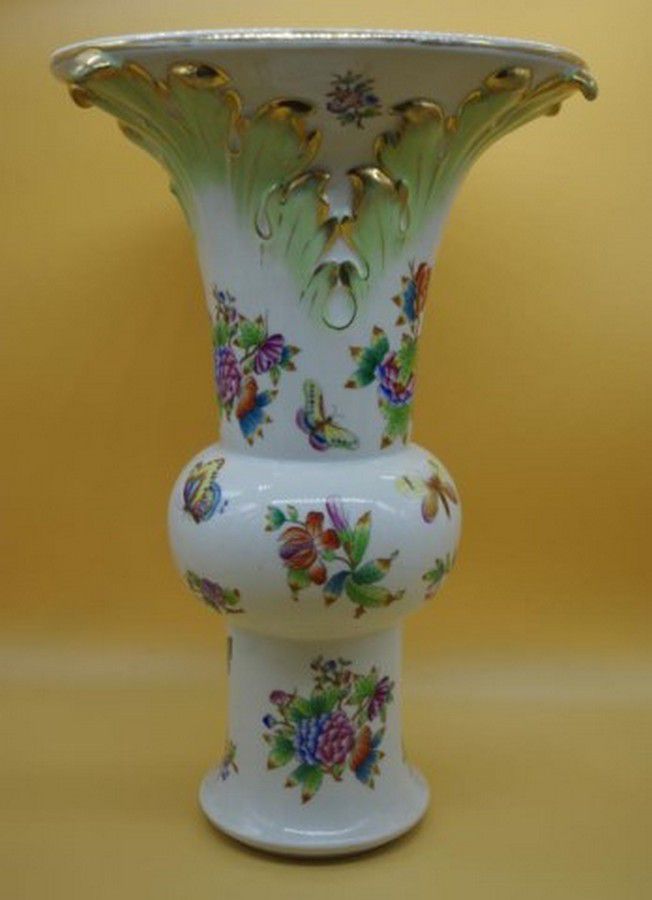Herend Queen Victoria Vase 39cm High Zother 20th Century European