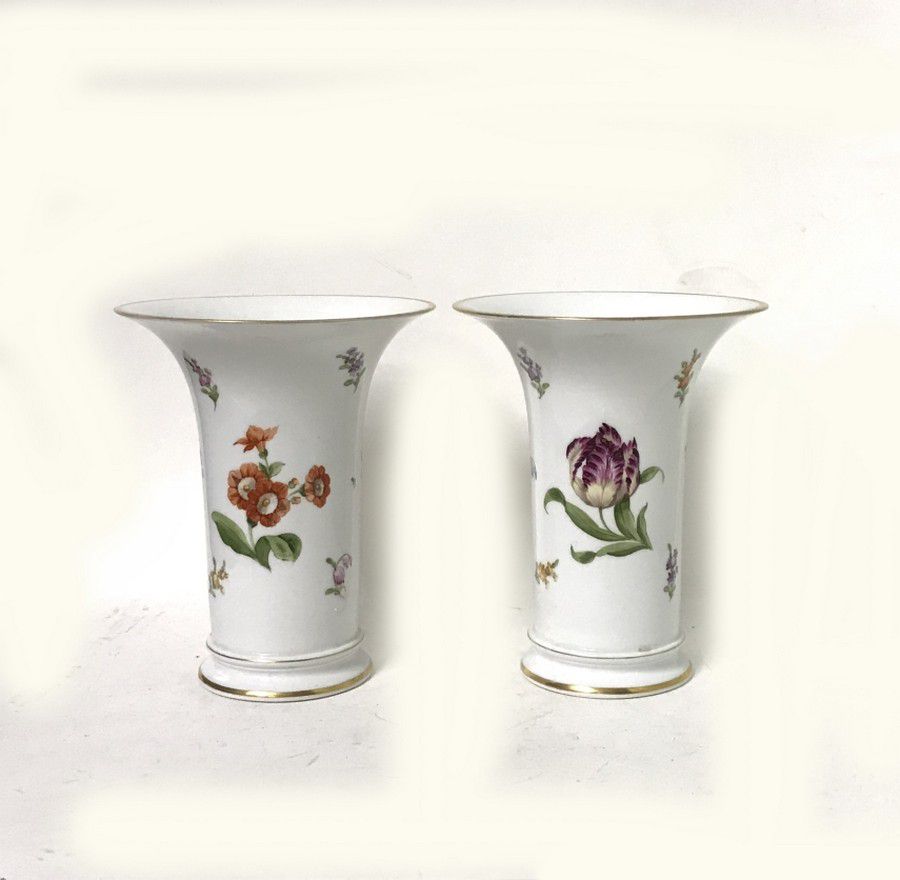 Tulippainted Nymphenburg porcelain vases zOther German Ceramics
