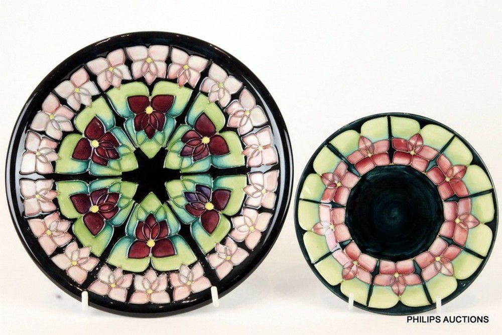 Moorcroft 'Violet' Plates Set of 2 Moorcroft Ceramics