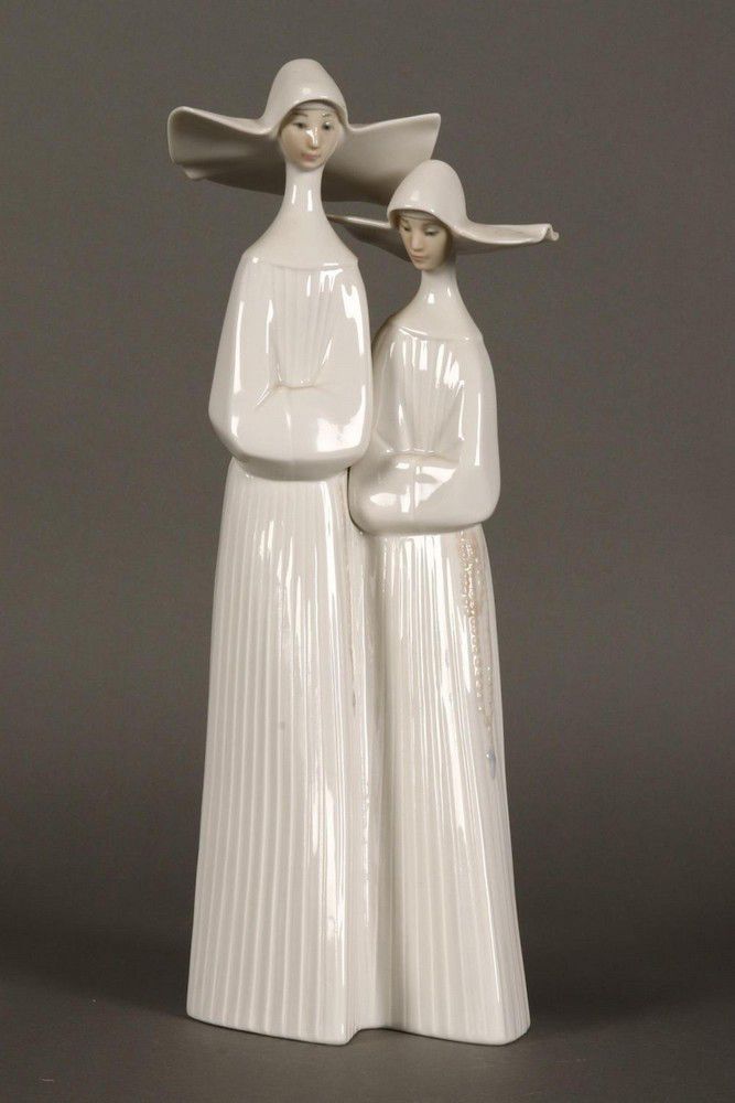 Pale Nun Duo Lladro and Nao Ceramics