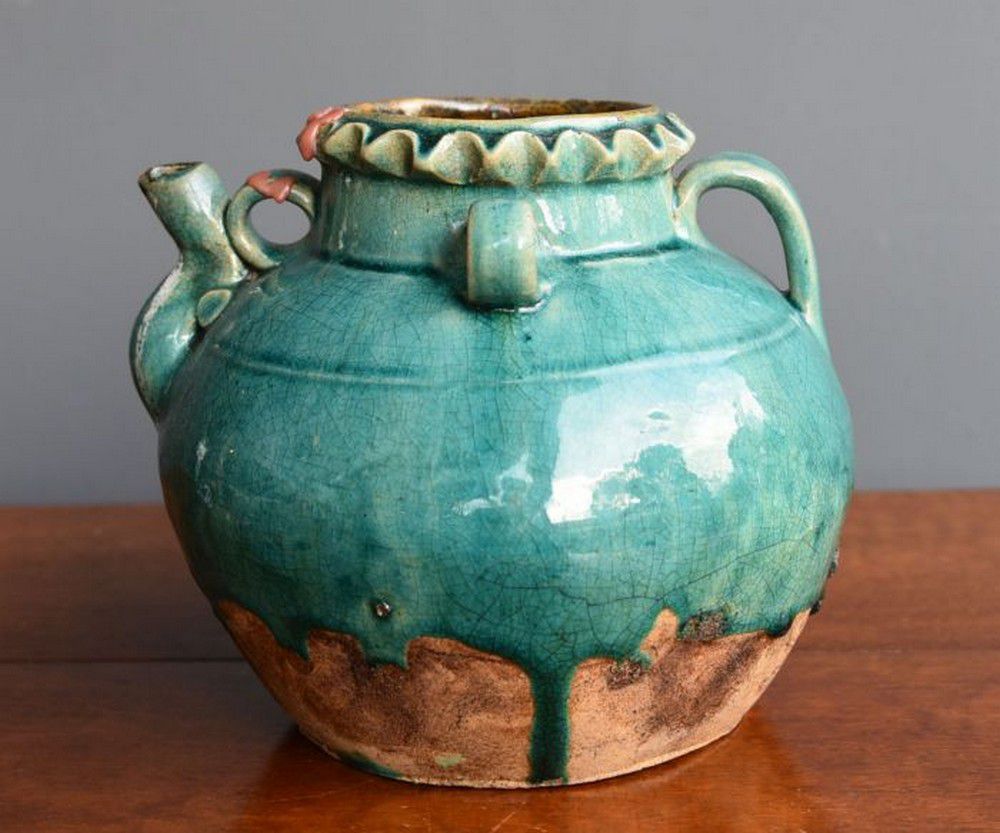 Qing Dynasty Green Glaze Oil Jar with Scalloped Rim Ceramics