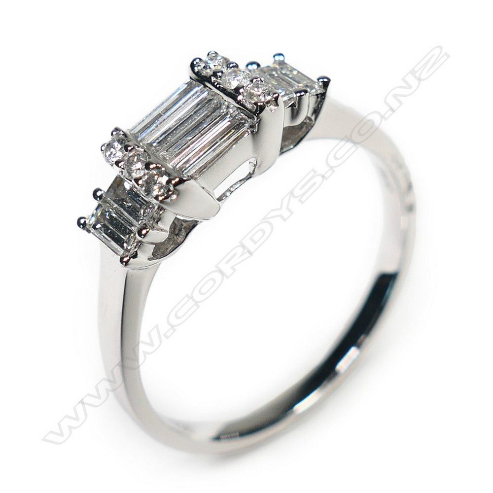 18ct White Gold & Diamond Ring Valued 0.62ct Rings Jewellery