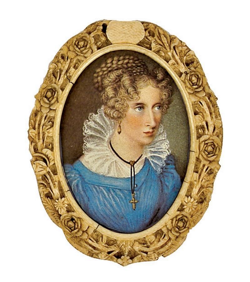 Chinese Carved Ivory Oval Picture Frame with Floral Border Ivory