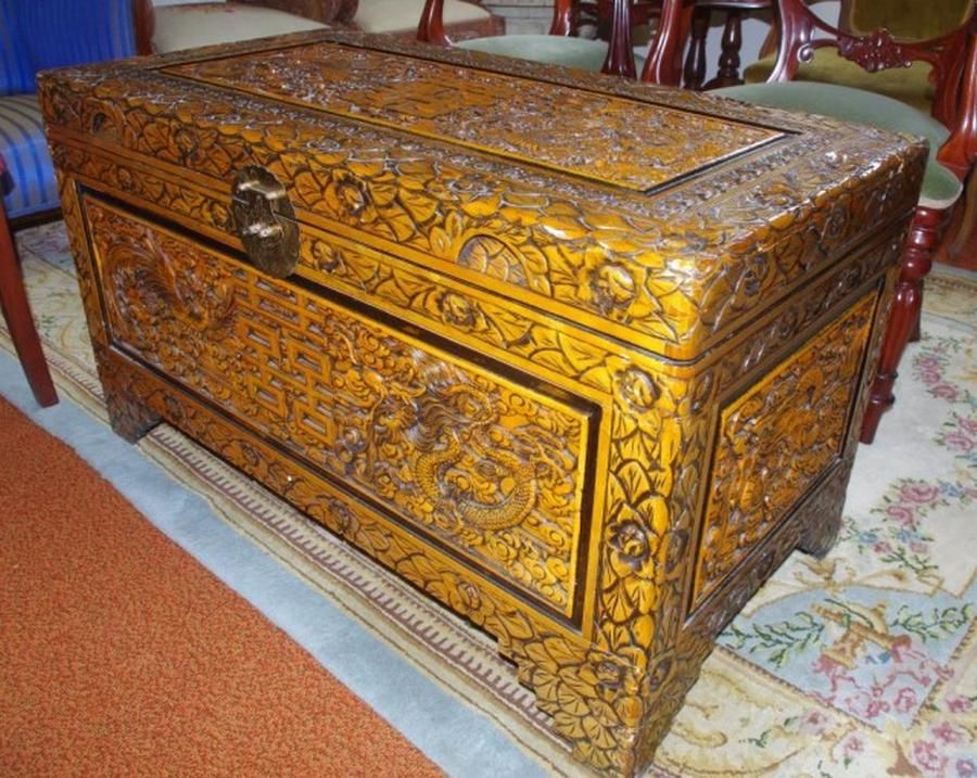 Carved Camphor Wood Trunk with Lock (Chinese, 102cm) Furniture Oriental