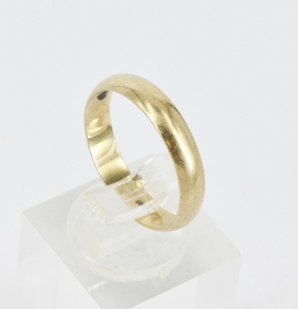 9ct Plain Gold Wedding Ring, Size Q Rings Jewellery