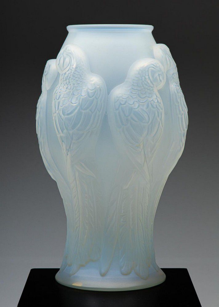 Lalique Opalescent Glass Ara Parrot Vase (25 cm) French Glass
