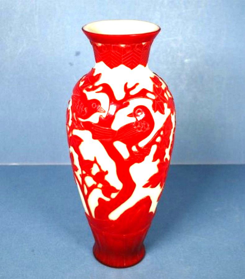 Antique Chinese Peking Glass Vase with Bird Decoration Zother Oriental