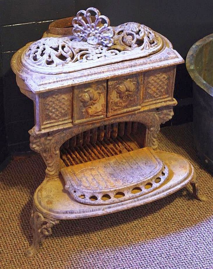 Antique Cast Iron Wood Stove 58cm Wide Kitchenalia Stoves/Ovens