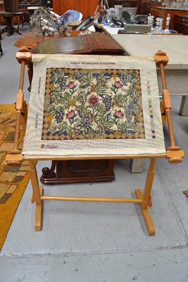 Turned Wood Embroidery Stand Embroidery & Needlework Textiles & Fabrics