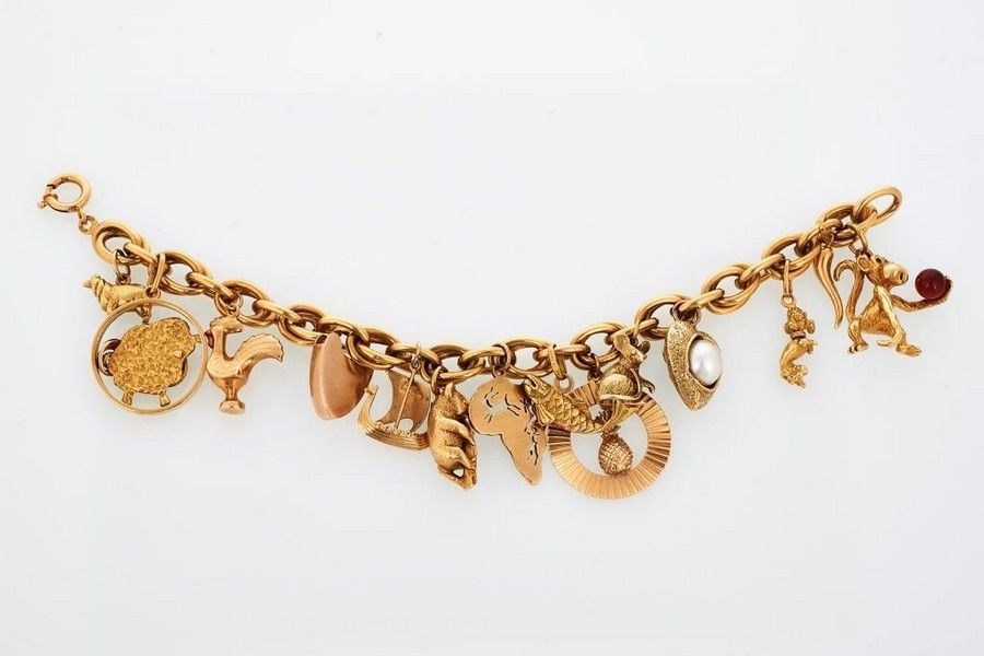 18ct Gold Charm Bracelet with Mixed Gold Charms Bracelets/Bangles