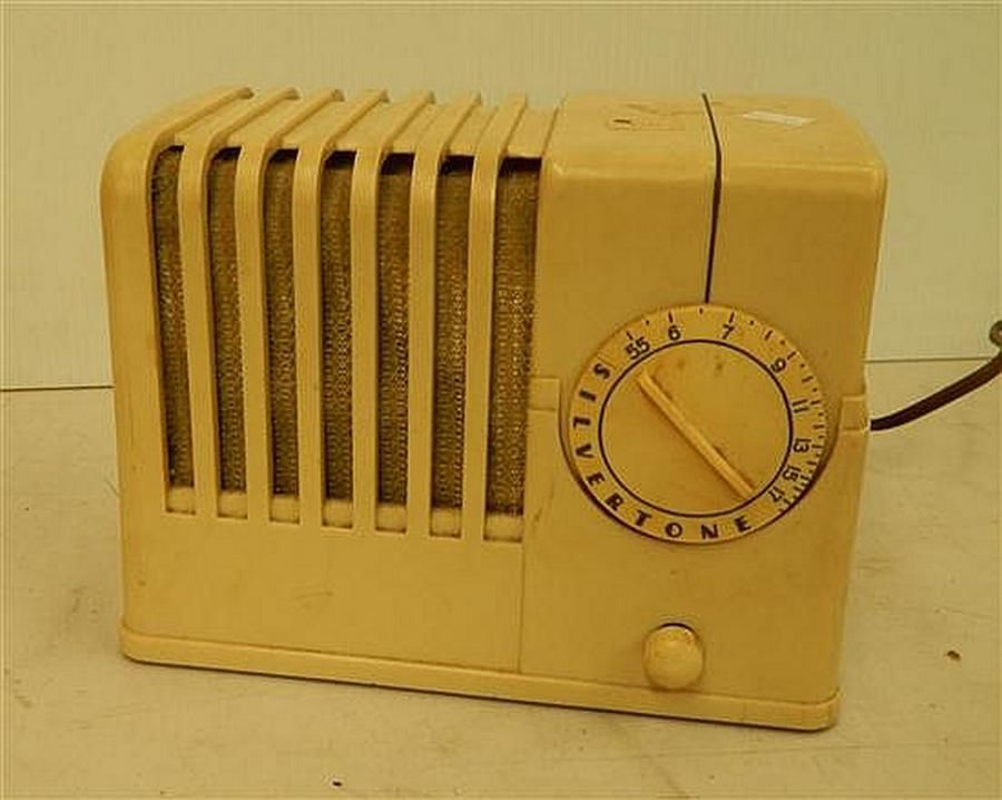 Silvertone Cream Table Radio Radios Entertainment Equipment