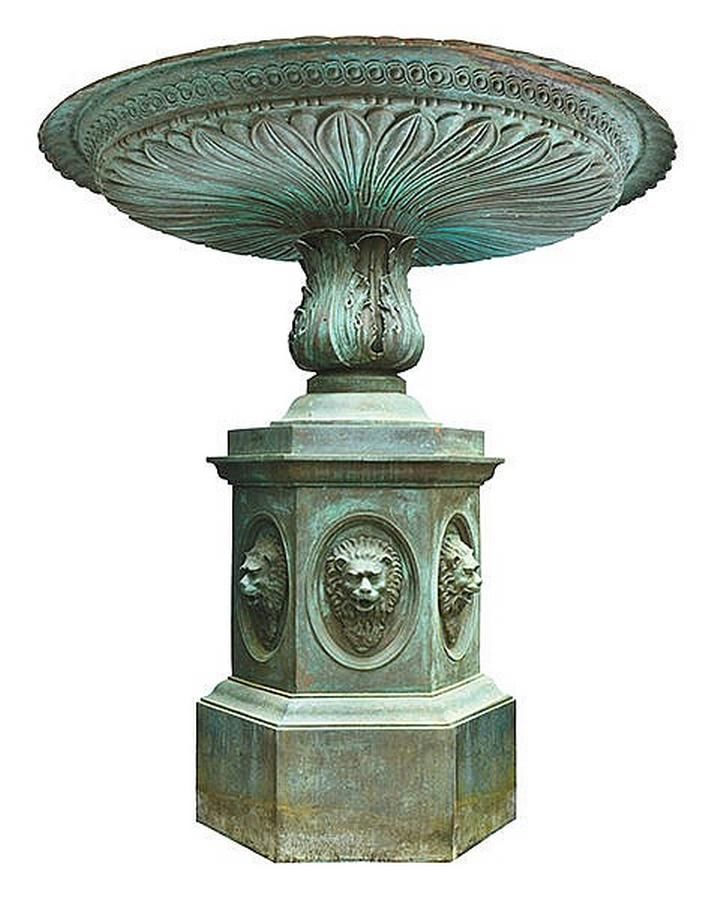 Classical Style Bronze Outdoor Fountain with Acanthus Leaf Standard