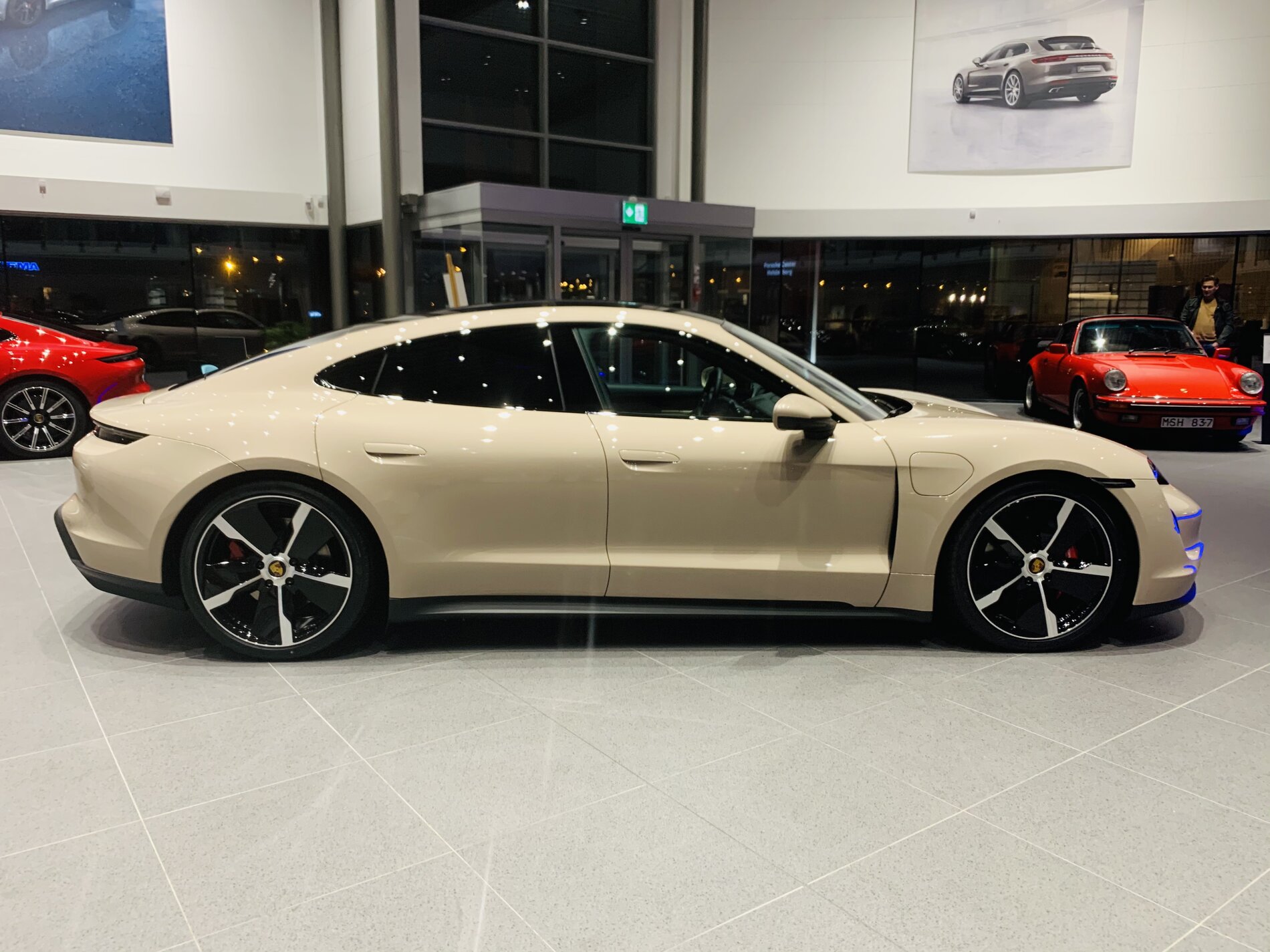 Coffee Beige Metallic Porsche Colors