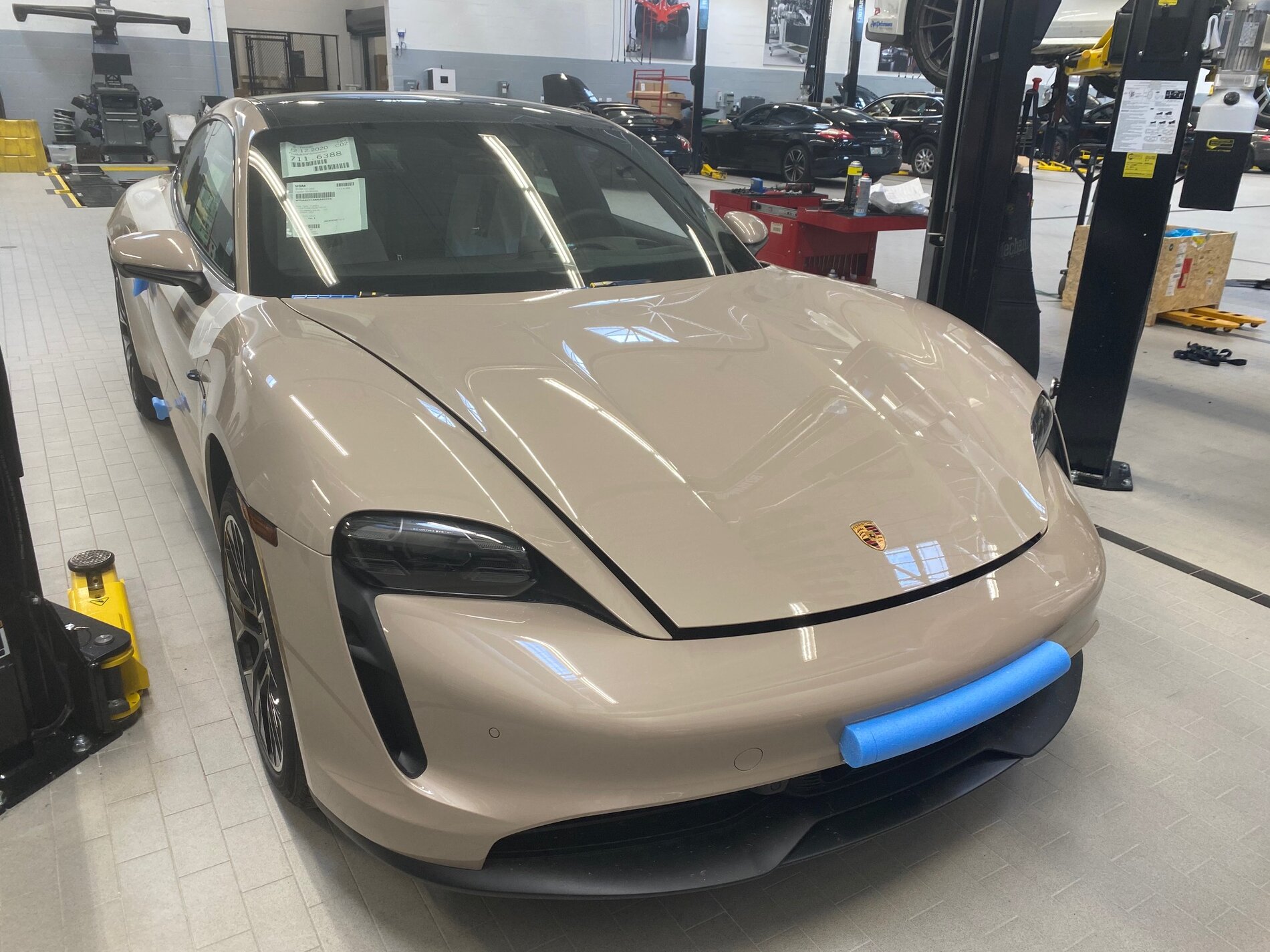 Coffee Beige Metallic Porsche Colors