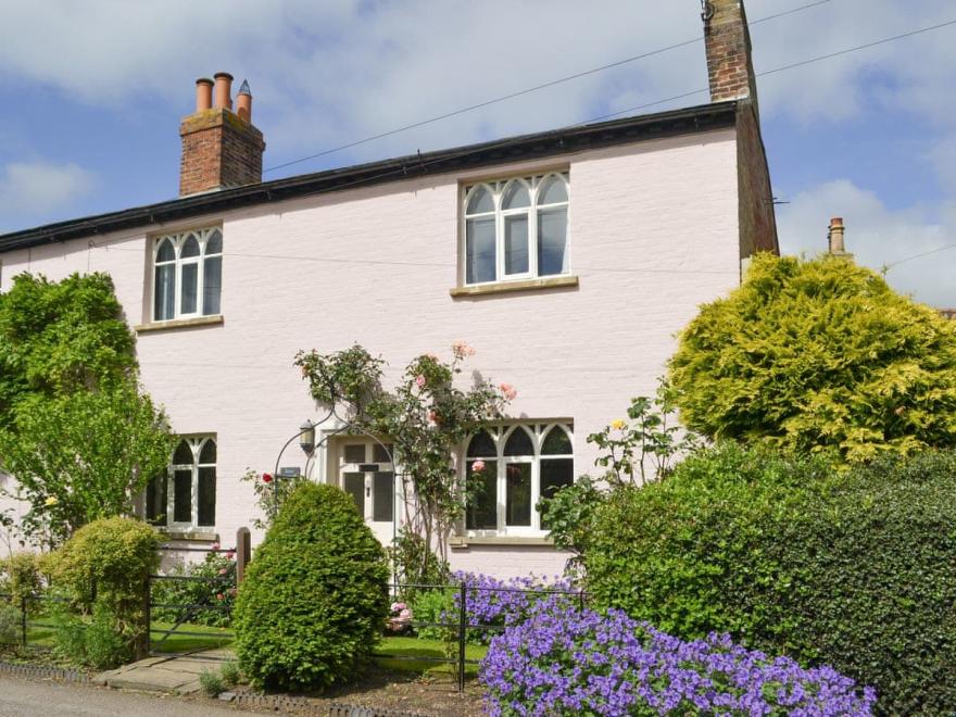 Rose Cottage Cottages in Nottinghamshire sleeping 5 (0+)