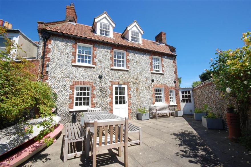 Claremont House Cottages in Norfolk sleeping 10